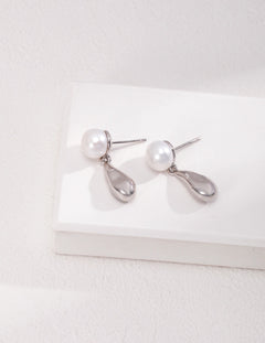 Droplet Pearl Dangle Earrings